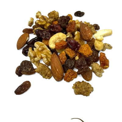 Superfood mix is een echte energieboost zonder toegevoegde suikers. de notenmix bestaat uit rozijnen, cranberries, inca bessen, walnoten, cashewnoten, amandelen en moerbeibessen.
