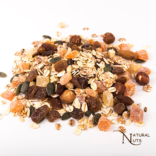 Muesli mix met 3-granen vlokken, sultana rozijnen, abrikozen, appelblokjes, noten en zaden.